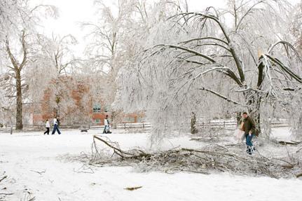 2007 Ice Storm at Northwest 12